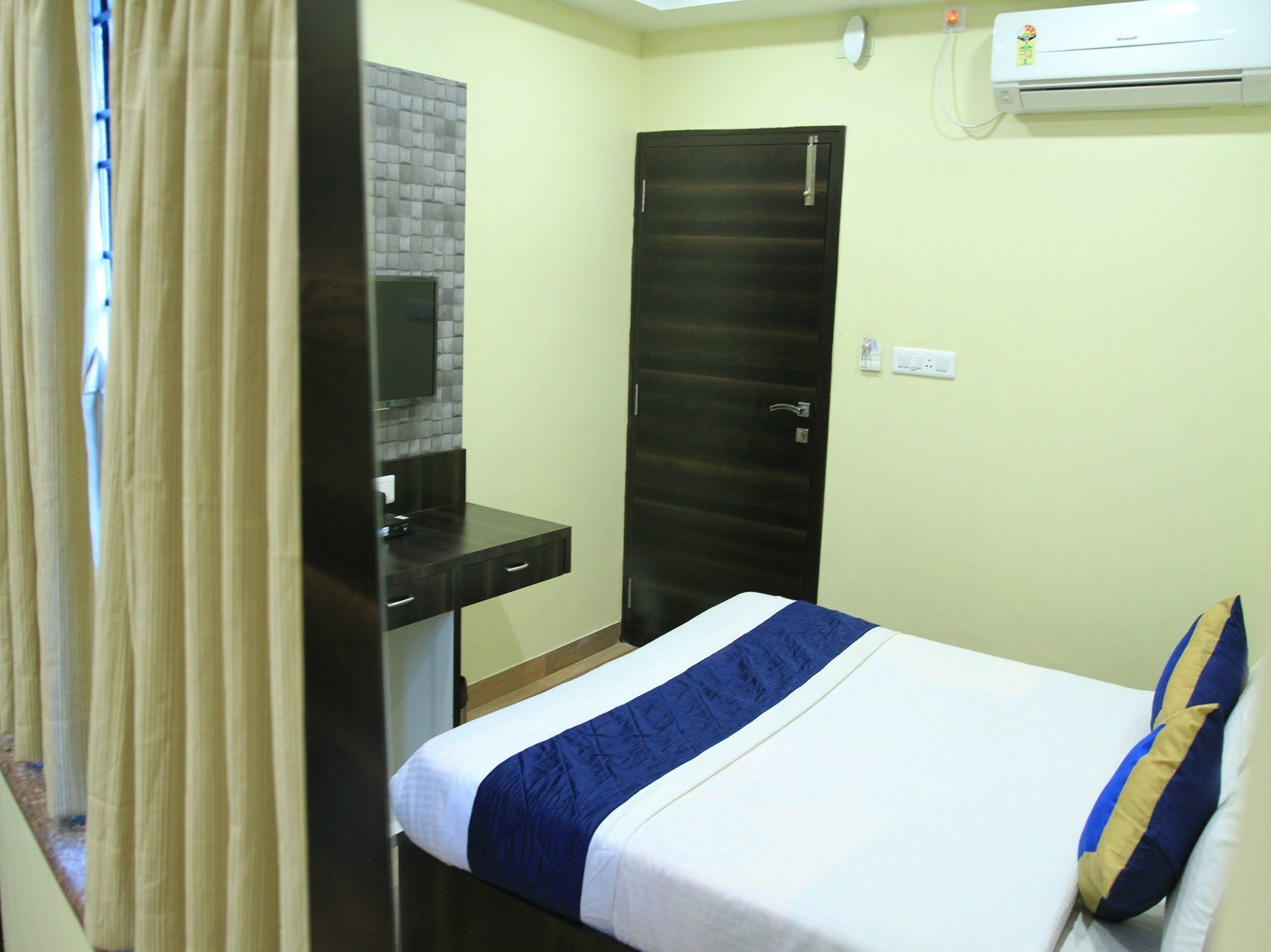 Oyo 7790 Hotel Royal Height Kalkutta Kültér fotó